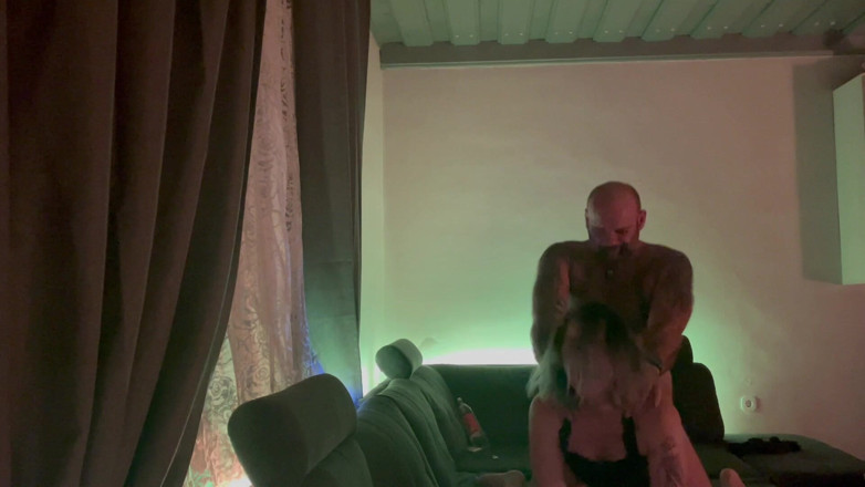 Lusty Mommy and Dirty Daddy: Đụ thức dậy thống trị