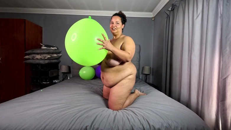 coloredfp: Fetiș cu o femeie mare și țâțoasă cu balon