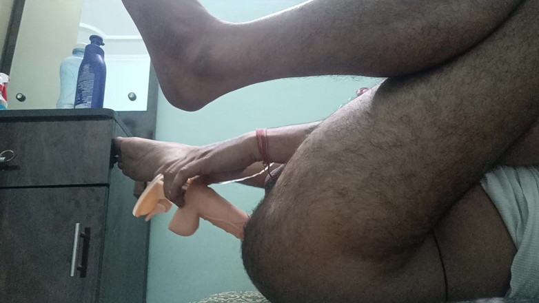 Rajasthani-old-lover: bhaartiy desi aadmi parosi ankal aur dildo vaibretar ke saath...