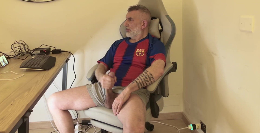 itapapixxl: Un Papa Mature Bien Monté Et Non Circoncise Dans Un...