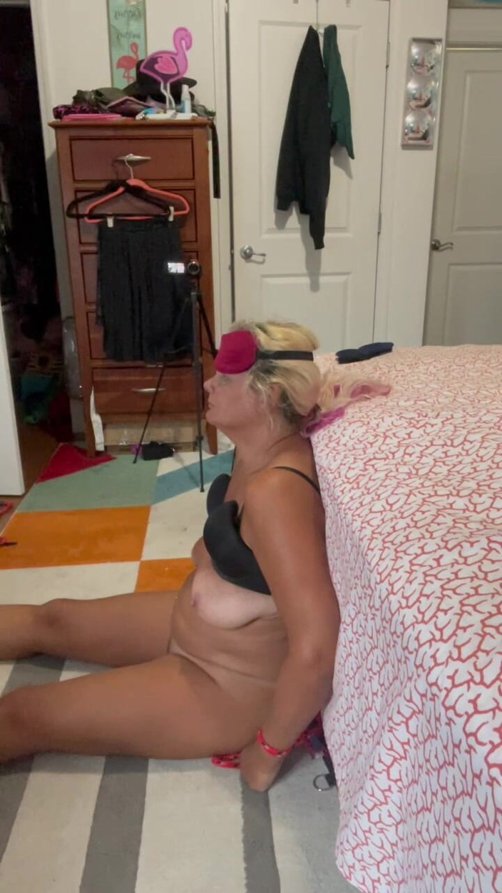 Dominator13: Rubia tetona atada y usada duro
