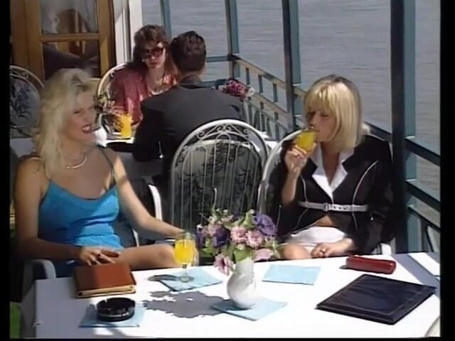 Xtime Network: Scopata all'aperto con una MILF bionda