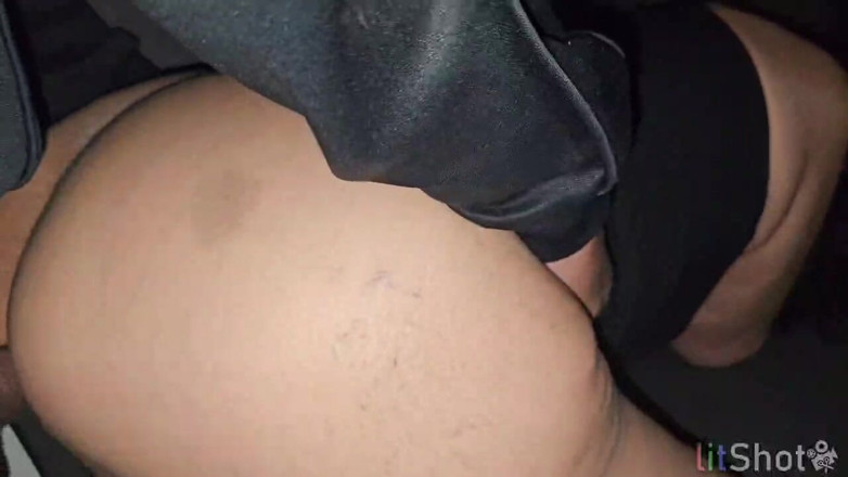 Casalplusliberal: Isteri nakal pergi ke rumah swinger dan menghisap zakar lelaki