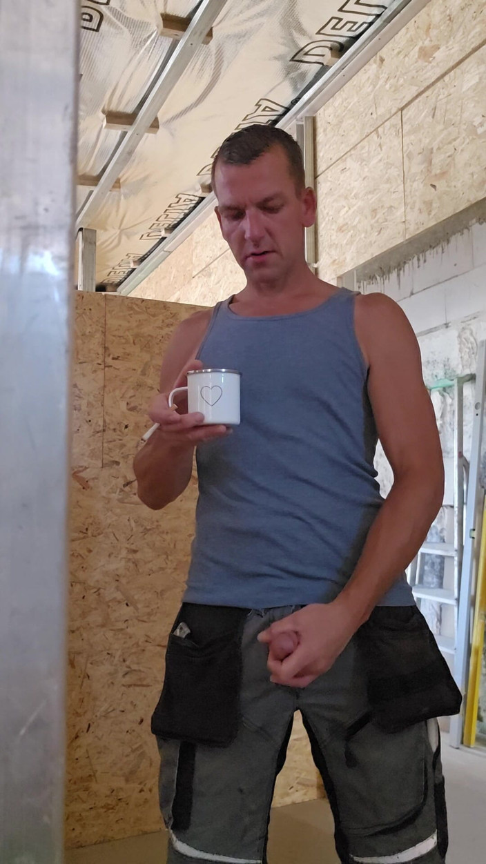 Chris_snoopy_91: Hari yang Panas di Lokasi Konstruksi Bagian 3/9