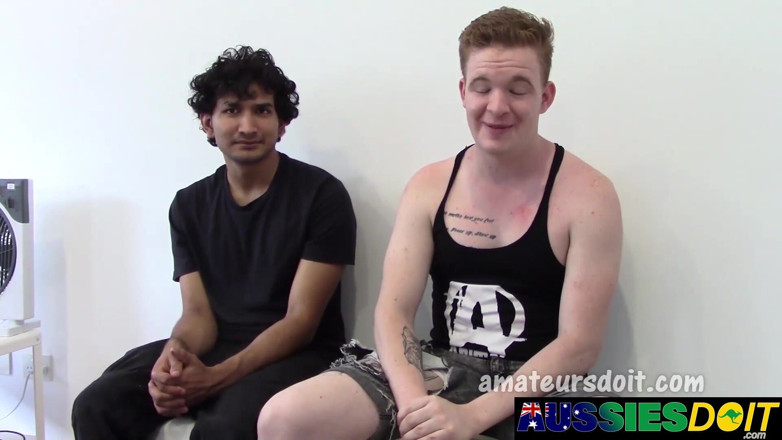 AussiesDoIt: L'australiana tatuata jay fa gola profonda al cazzo arrapato di...