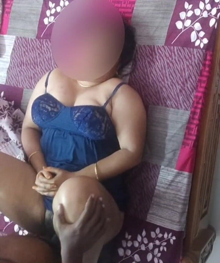Black & white desicat: Toket besar desi boudi yang berair panas memantulkan seks creampie...