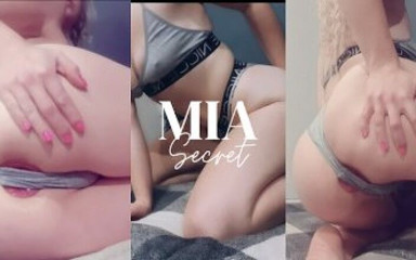 xMiaSecretx: アナル調教!私はあなたのために私のお尻を伸ばすのが大好きです