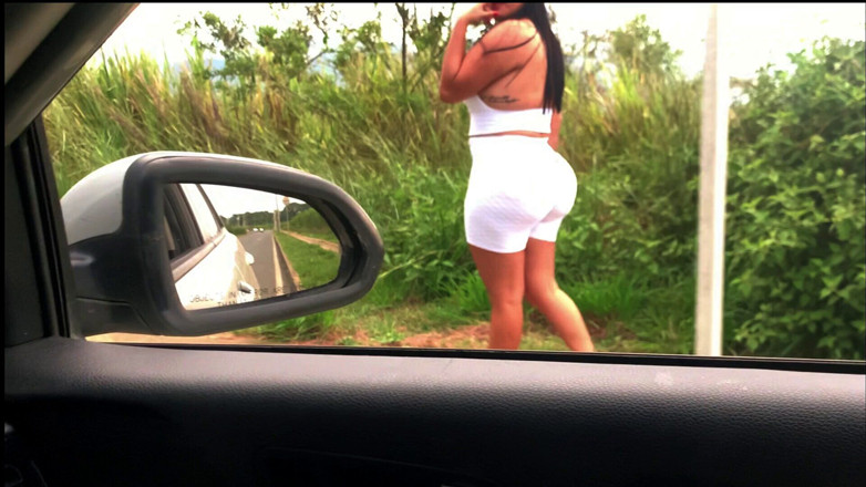 SENSESEX: Je prends une salope dans ma voiture et elle finit...