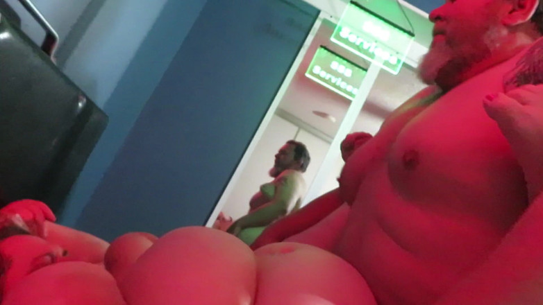 BBW nurse Vicki adventures with friends: Мої друзі трахаються bhm і ssbbw