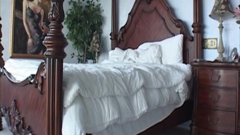 THAGSON RETRO: Coño peludo tocado profundo hasta la explosión de orgasmo