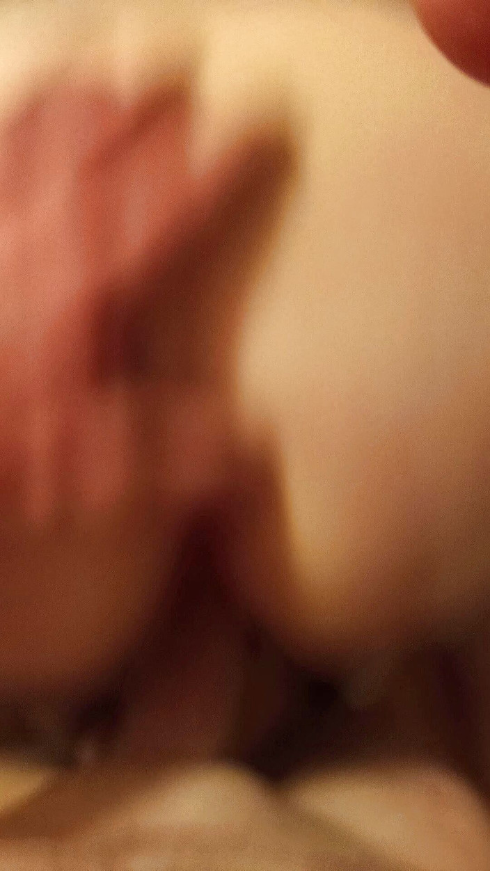 Kinkyfuncpl: Il ragazzo è sicura che le piace scivolare quella figa calda...