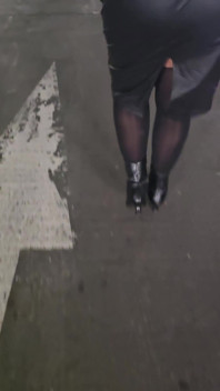 Walking in Ankle Boots