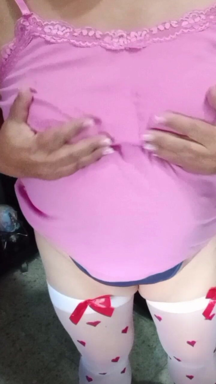 Milfta boohot: Sexy volwassen oma in kousen en draad die zichzelf model...