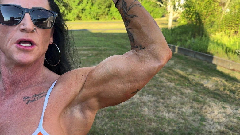 Kandylegsxxx: 肌肉熟女射精指挥撸管指挥