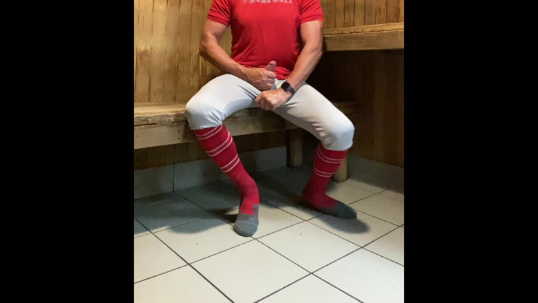 JockDad87: Buff Dilfjockdad87 wordt bijna betrapt op aftrekken in de sauna