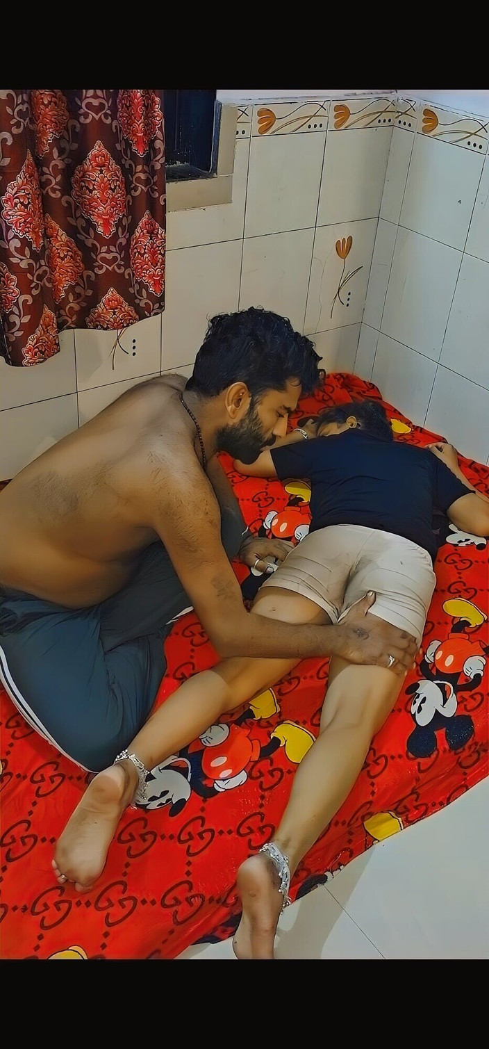 Aalox: 18 साल की लड़की की जोरदार चुदाई