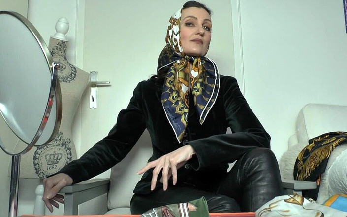 Lady Victoria Valente: Tudung sutera klasik - hari ini Adalah Hari Tudung Awak