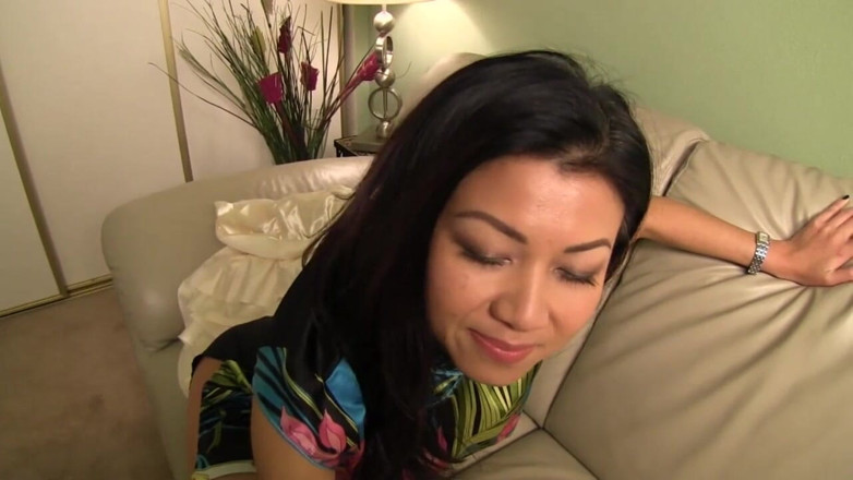 Eros JOI - Liberated Eye: 亚洲熟女jackie lin在撸管指挥中抚摸自己的阴户