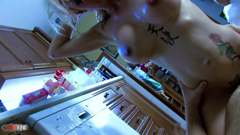 MMM100: Vollbusige blonde schlampe in hardcore-essen-porno-szene