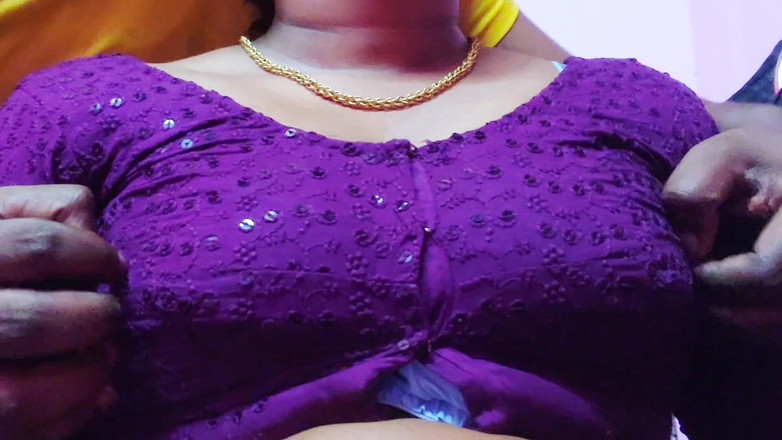 Desi Mohini: Indiana gostosa se divertindo em casa