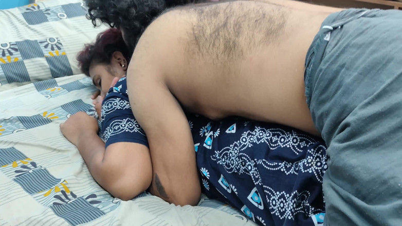 Vaigavarun45: 马来亚夫妇热辣的屁股舔浪漫