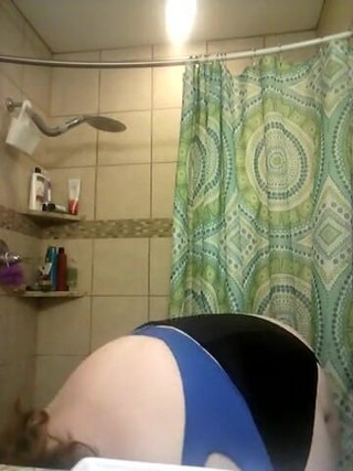 BBW nurse Vicki adventures with friends: 화장실에서 벗는 SSBBW