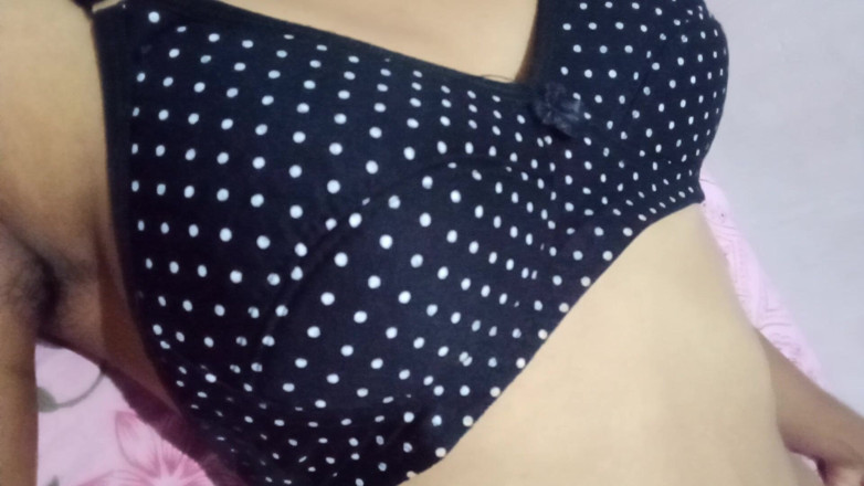 TEENADESI: 素晴らしいセクシーなティーンの女の子はハードなセックスを望んでいます