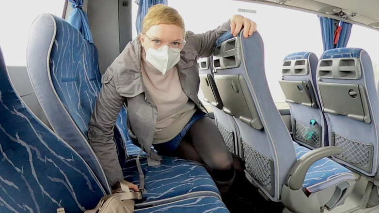Mature_cunt: Pernas cruzadas masturbação em um ônibus