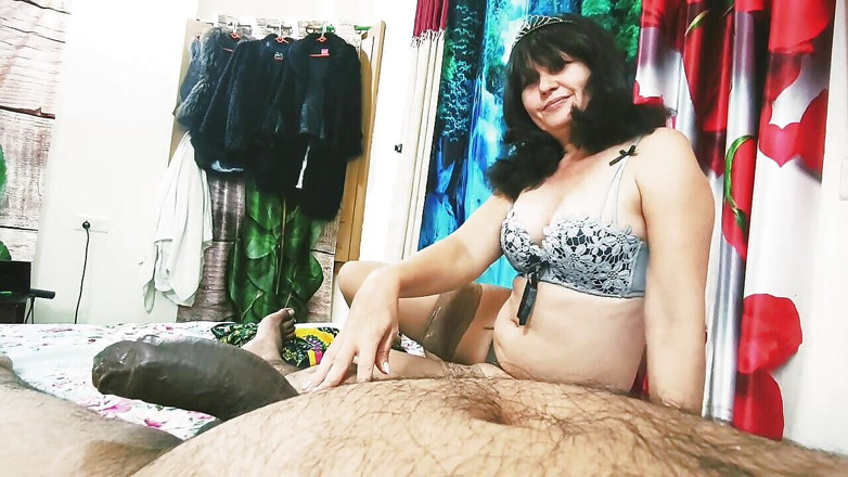 Bolly Karma: La calda compagna di stanza ama il mio cazzo