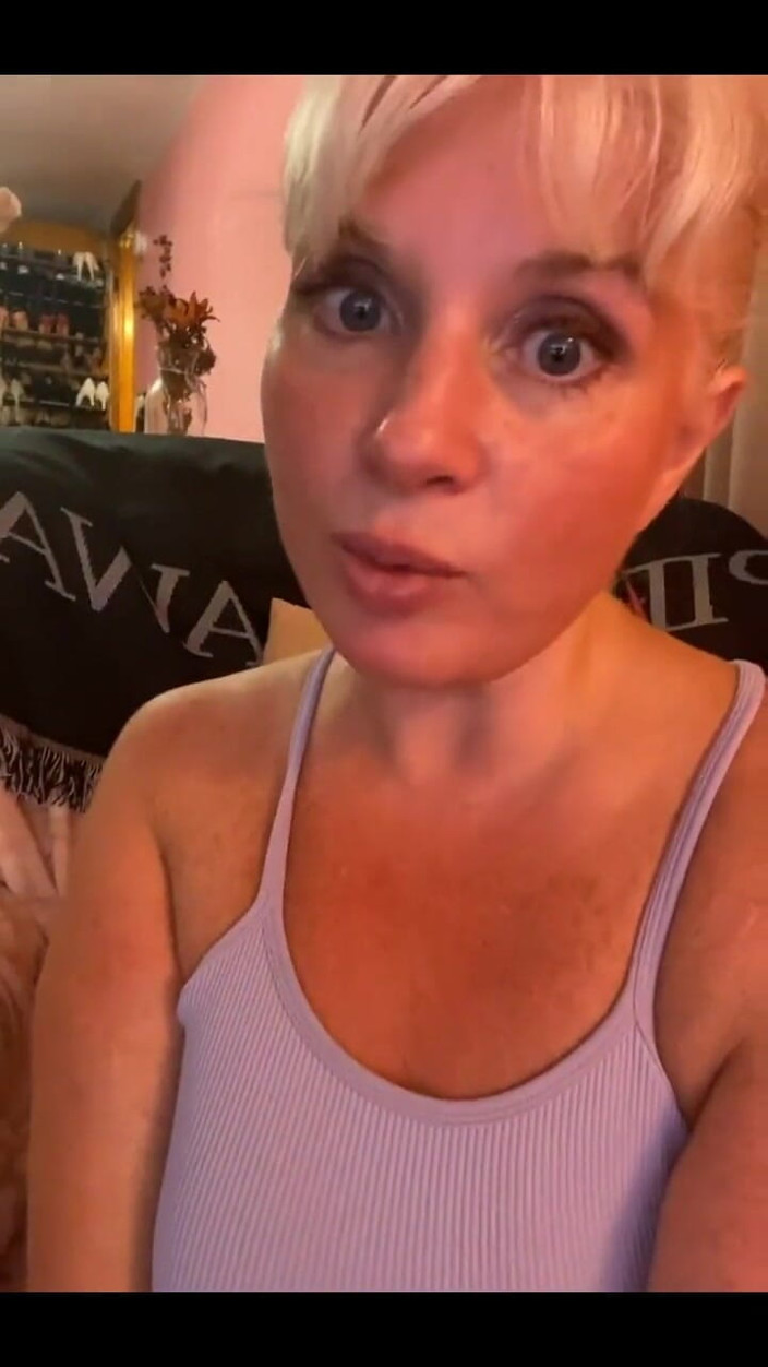 PaintedRose Taboo Femdom Fetish MILF: Тренування за лаштунками слухняності з вівторка, маленька розвага за лаштунками
