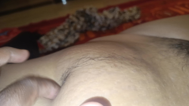 Pushpa studio: Chatte sexy et mouillée