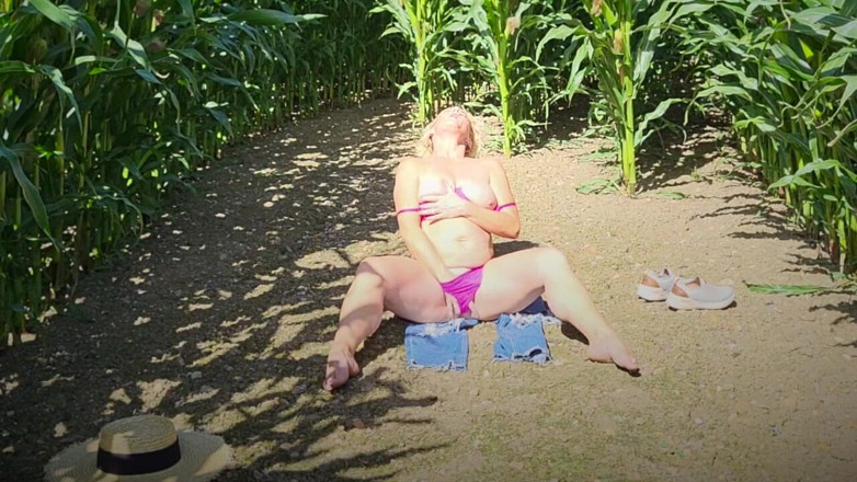 Kylie Britain Adventures: Sborra nel cornuto con Kylie