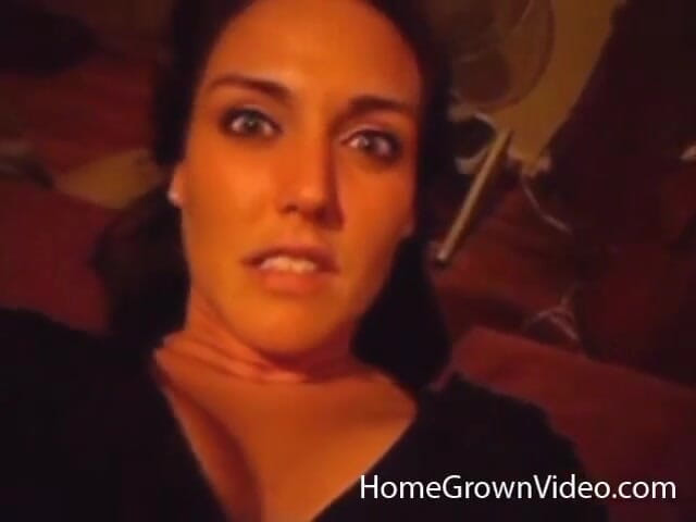 Homegrown Anal Sex: Paul menguasai dubur merah muda marie