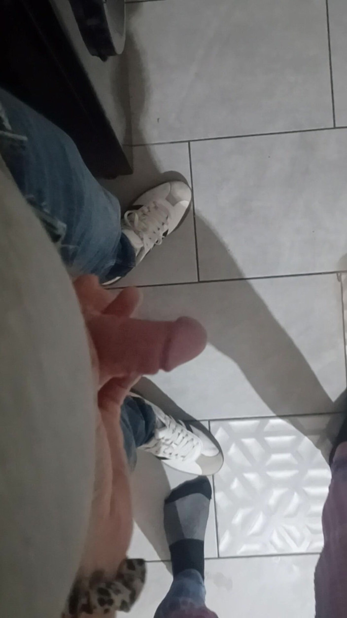 Clit Eastwood: コップと睾丸がヘラで激しく打ち鳴らされる