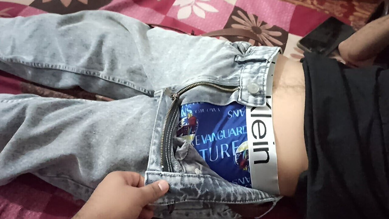 Desi__Panda: Uau, prima dată când îmi ating fratele vitreg pula mare monstruoasă în...