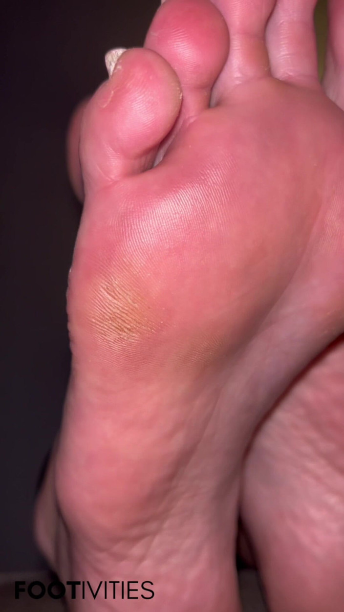 footivities: Foot Kink Demütigung Sph Fetisch Von Ivys Füßen Bloßgestellt