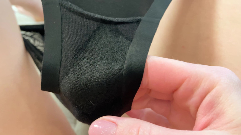 ArinaMills: Culotte super mouillée et orgasme palpitant
