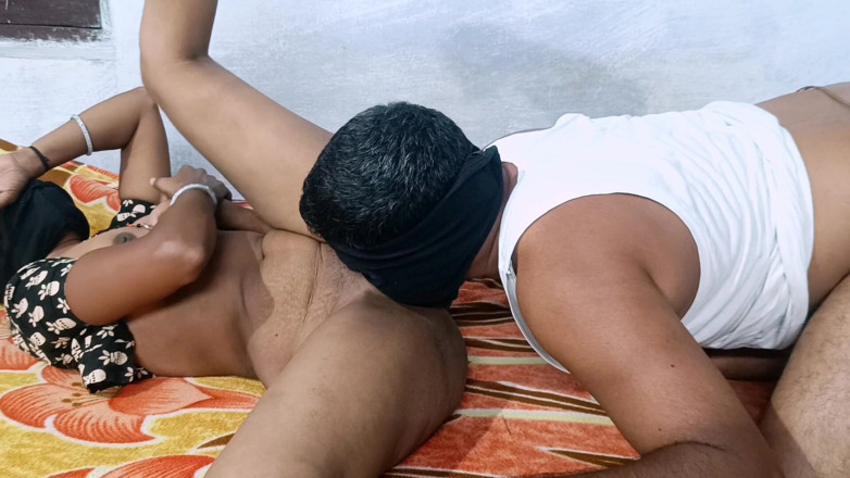 Desihotcouple: Soție Indiancă Sexy De La Țară Cu Muie Făcută Acasă, Lins...