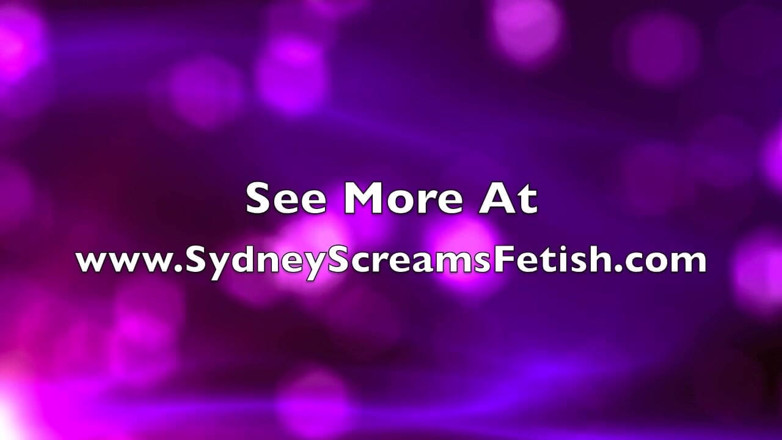Sydney screams fetish: 크리스마스 립스틱 키스