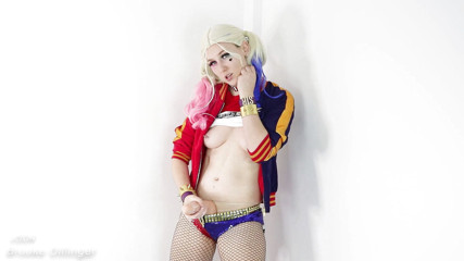 Brooke Dillinger: Futa Harley Quinn抚摸她的鸡巴