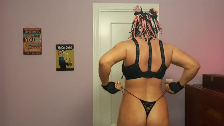 Danaxmuscles: Plier les barres nues