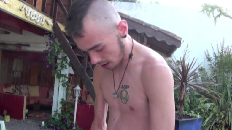 Crunch Boy: Francuski twink zerżnięty przez Louisa, ciekawy prosty otwarty
