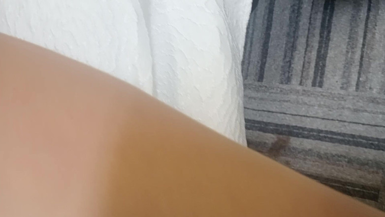 Mayumi Kanzaki: Guarda le mie gambe e i miei piedi