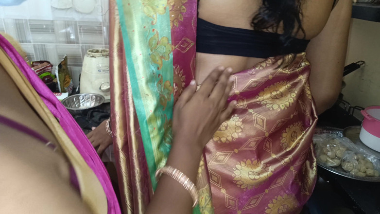 Pushpa studio: Lesbická sexy romantika
