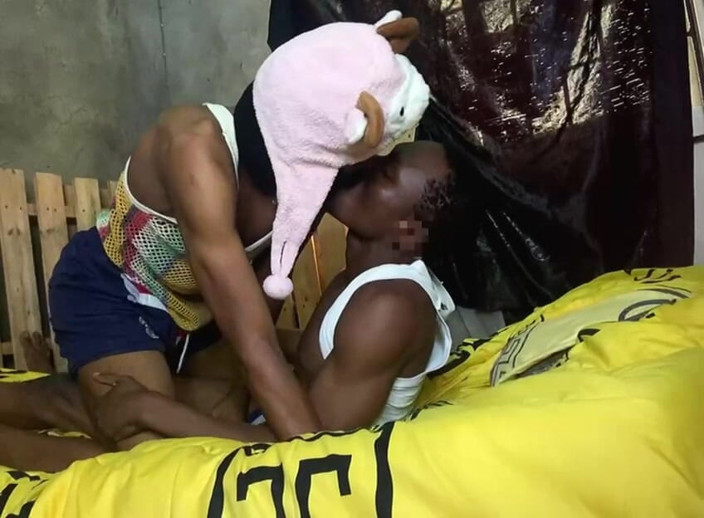 Stilesbhalifa1: Vysokoškoláci šukají uvnitř, část 1