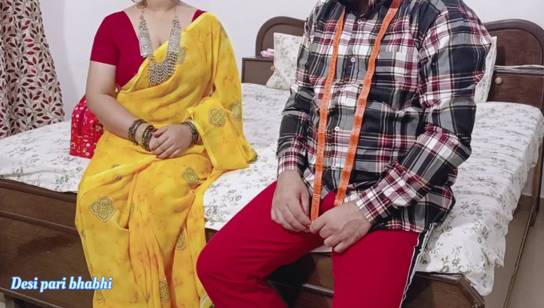 Desi Pari Bhabhi: Кравець трахає гарячих індійських жінок у своєму магазині. Хінді аудіо відео
