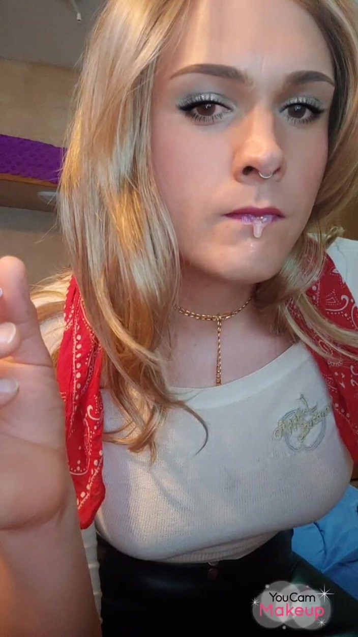 Darkfetish2k: Rainha do fetiche por fumar dos anos 120
