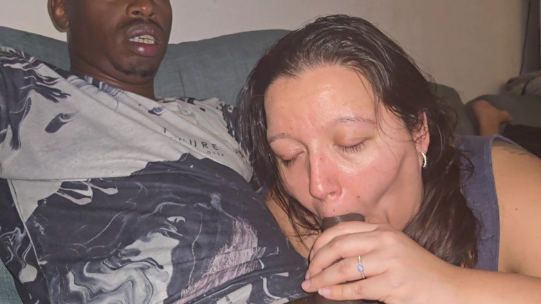 Real homemade BBW BBC porn: Cewek sange ini dientot habis-habisan sama kontol besar pria kulit...
