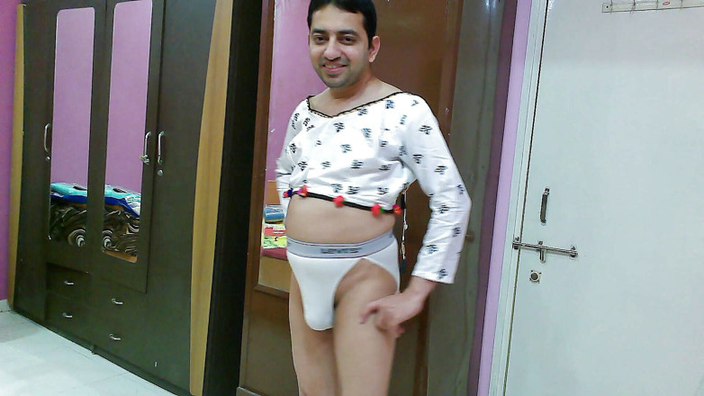 Cute & Nude Crossdresser: saphed krop top aur thong men hot krosadresar phemboy svit...