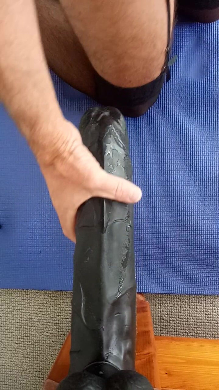 dragontrainer5: Transvestiten-strip, großer analdildo 7